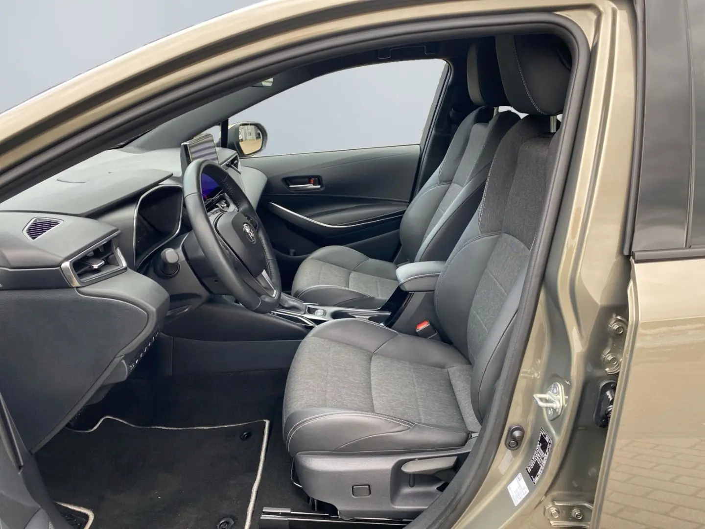 Corolla 1.8 Hybrid TS Team D  Navi LED CarPlay