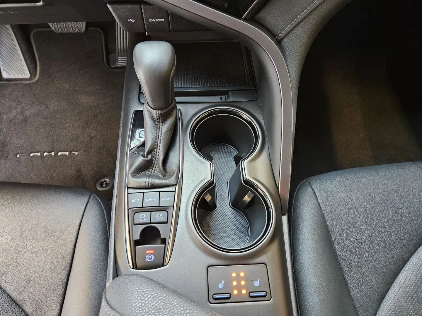 Camry Hybrid Leder Sitzheizung LED PDC