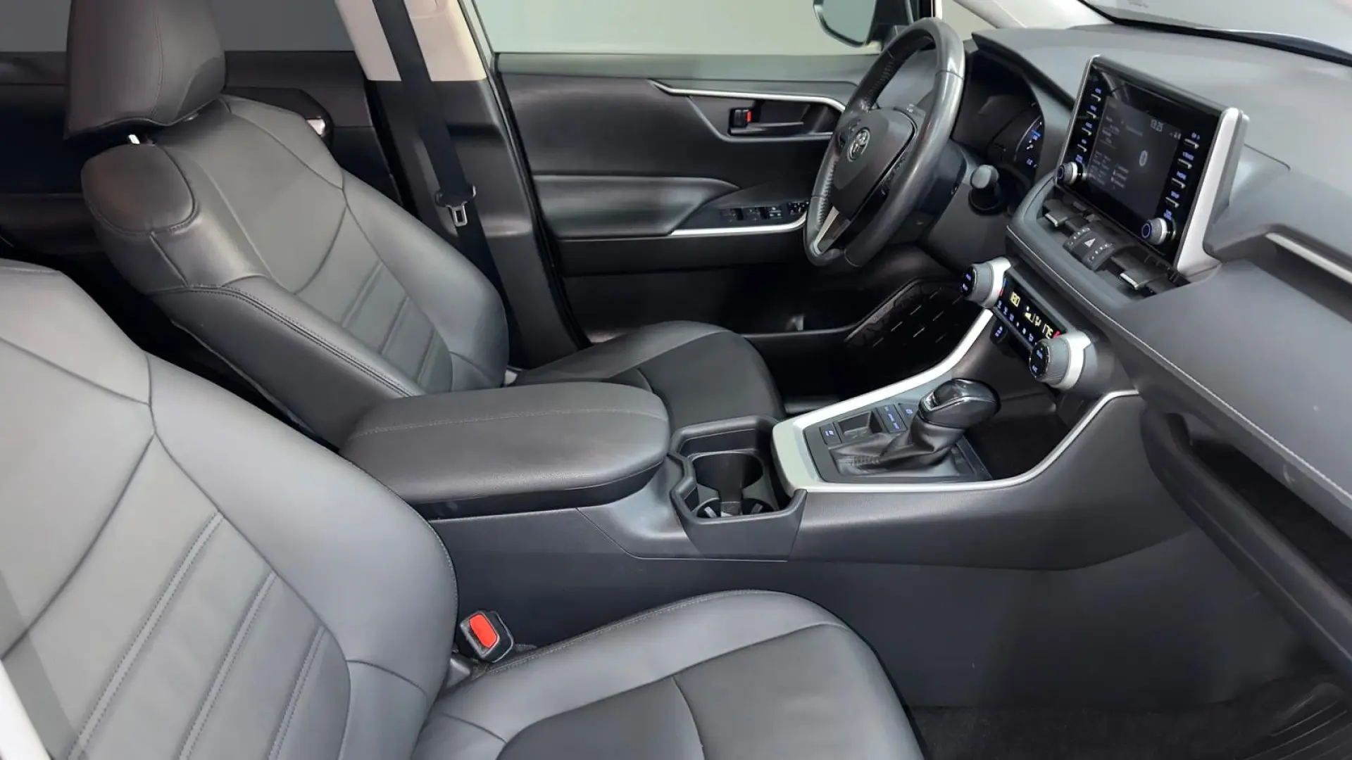 RAV 4 RAV4 Hybrid 4x2 Basis Leder Kamera