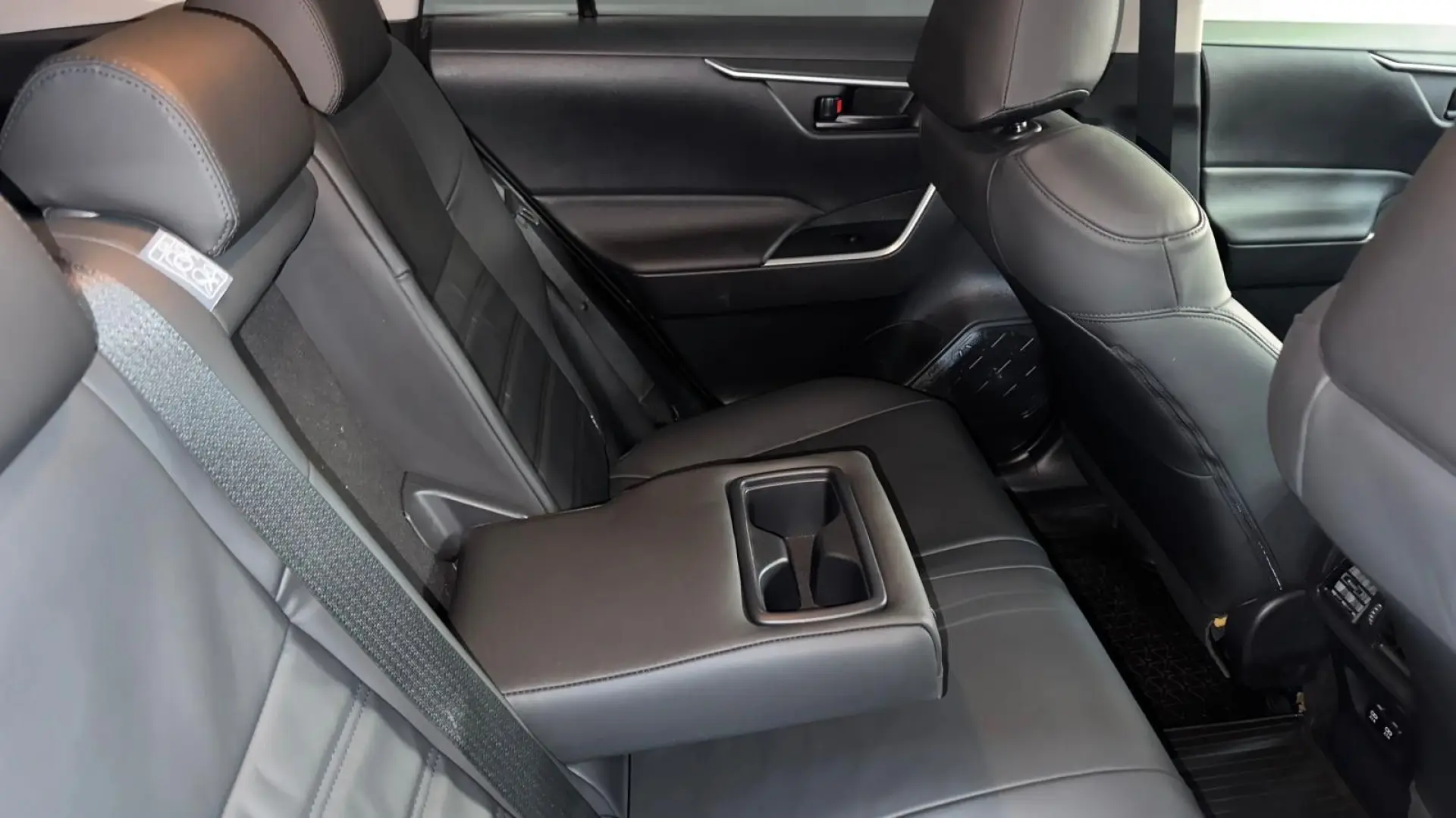 RAV 4 RAV4 Hybrid 4x2 Basis Leder Kamera