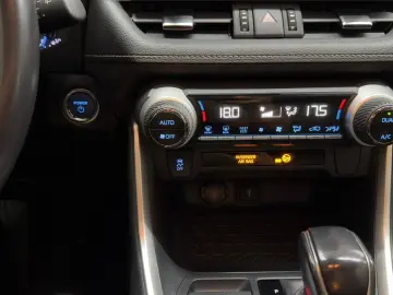 RAV 4 RAV4 Hybrid 4x2 Basis Leder Kamera