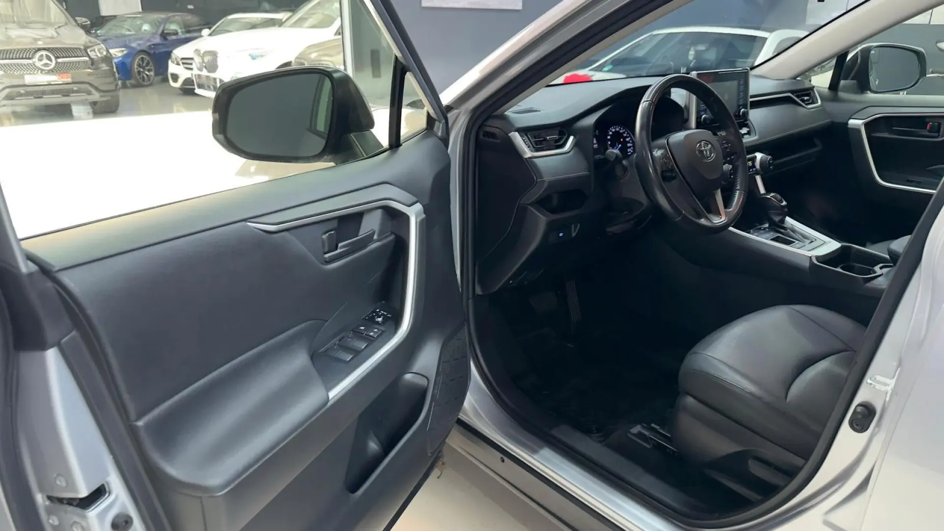 RAV 4 RAV4 Hybrid 4x2 Basis Leder Kamera