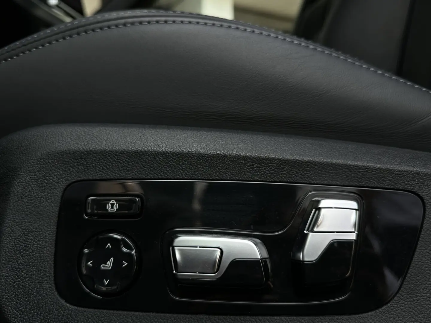 X6 M Competition Carbon DA PA Prof AHK Pano B&W