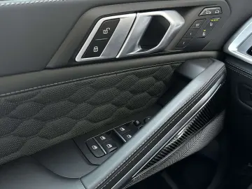 X6 M Competition Carbon DA PA Prof AHK Pano B&W