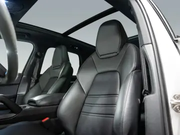 Cayenne E-Hybrid Soft-Close BOSE  Sport Chrono