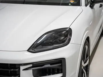 Cayenne E-Hybrid Soft-Close BOSE  Sport Chrono