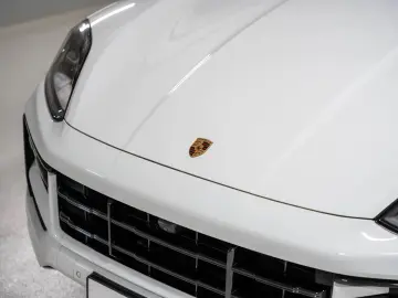 Cayenne E-Hybrid Soft-Close BOSE  Sport Chrono