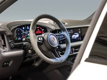 Cayenne E-Hybrid Soft-Close BOSE  Sport Chrono