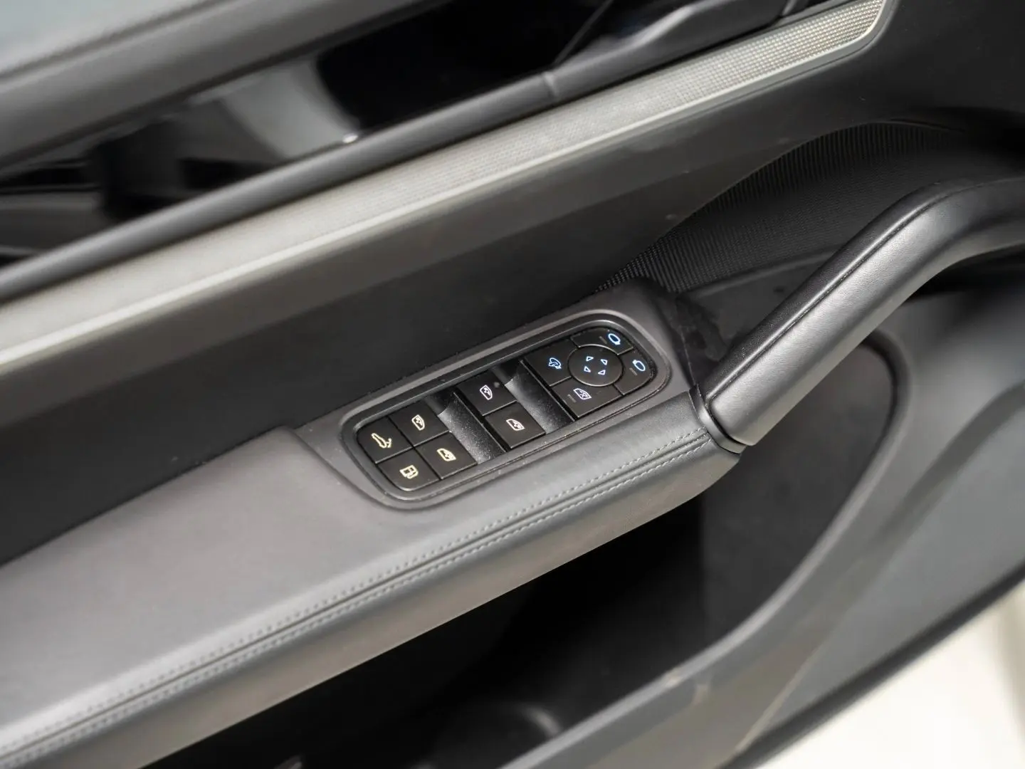 Cayenne E-Hybrid Soft-Close BOSE  Sport Chrono