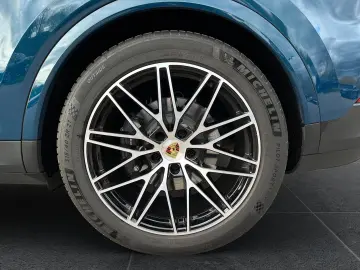 Cayenne E-Hybrid Coupe   Sportabgasanlage   BOSE