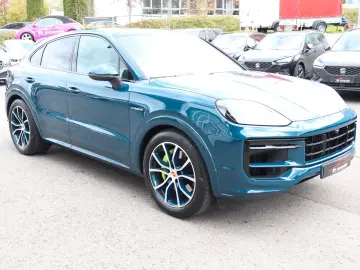 Cayenne Coupe E-Hybrid StandHz_Pano_360 _AHK_21