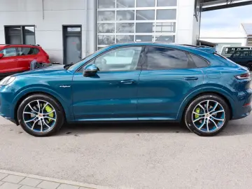 Cayenne Coupe E-Hybrid StandHz_Pano_360 _AHK_21