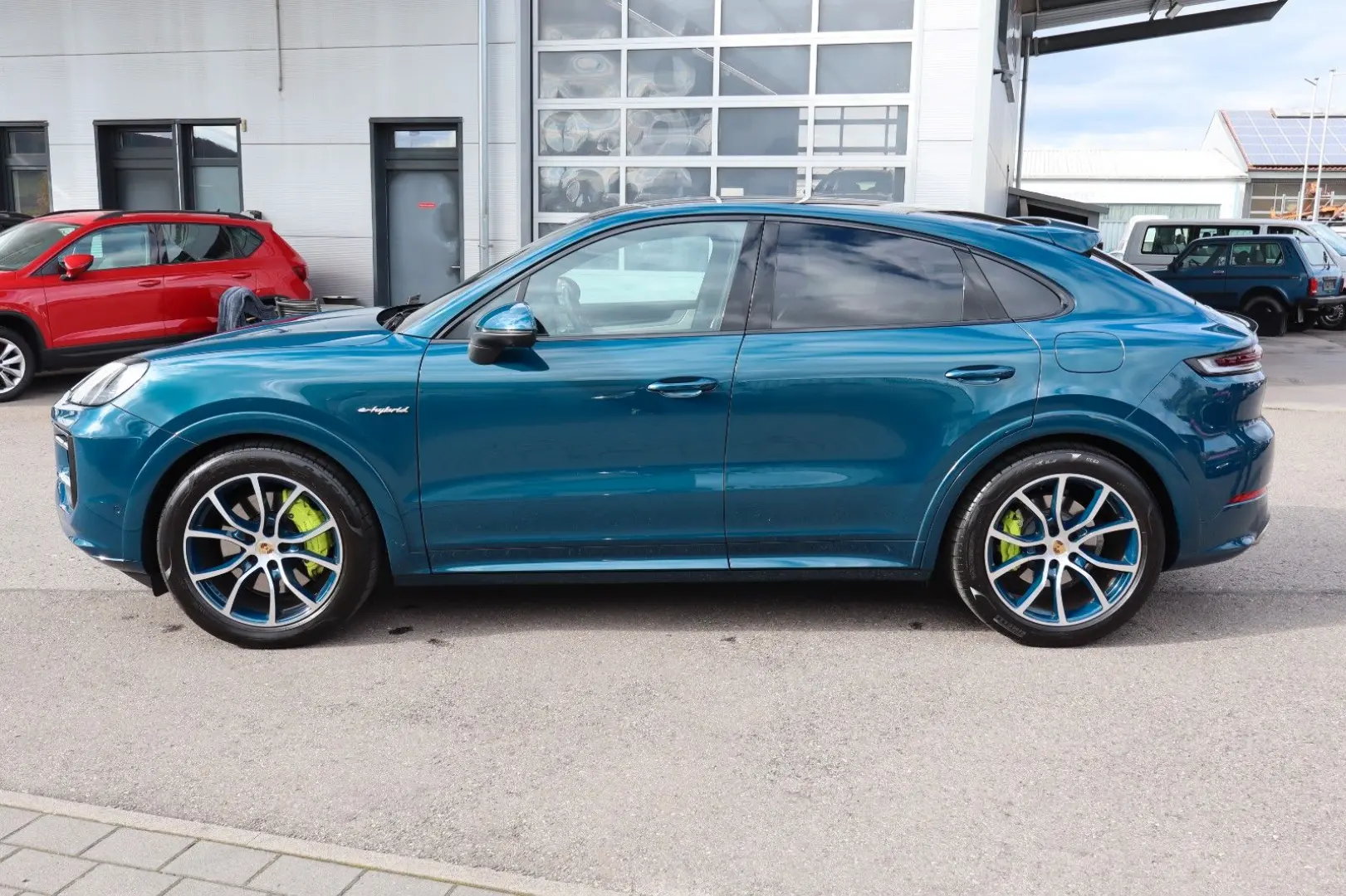 Cayenne Coupe E-Hybrid StandHz_Pano_360 _AHK_21