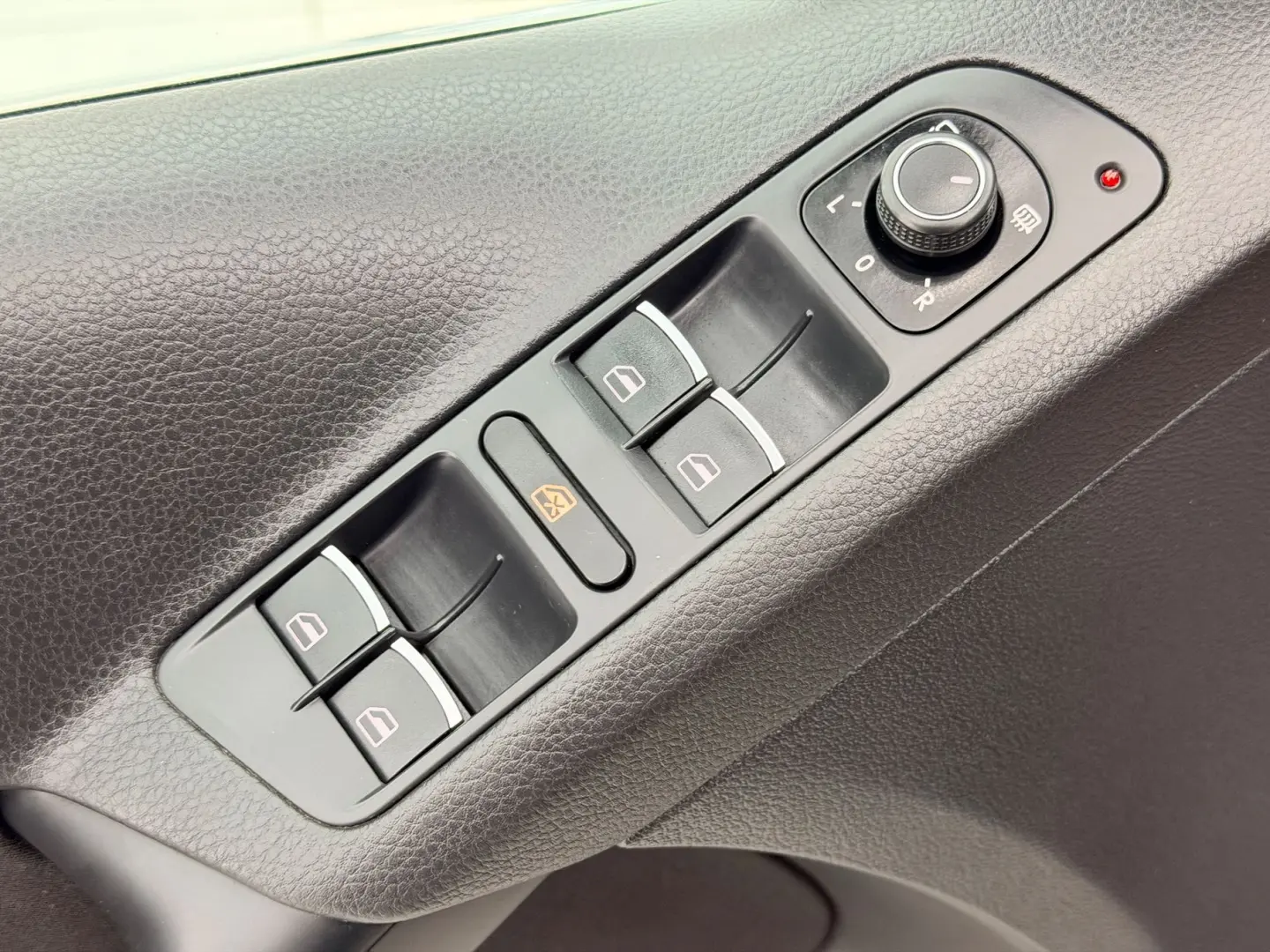 VOLKSWAGEN TIGUAN 2016 2.0D E6 4X4 Garantie 12 Luni Rate Ava