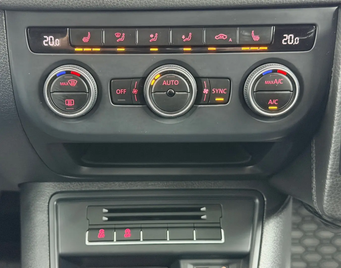 VOLKSWAGEN TIGUAN 2016 2.0D E6 4X4 Garantie 12 Luni Rate Ava