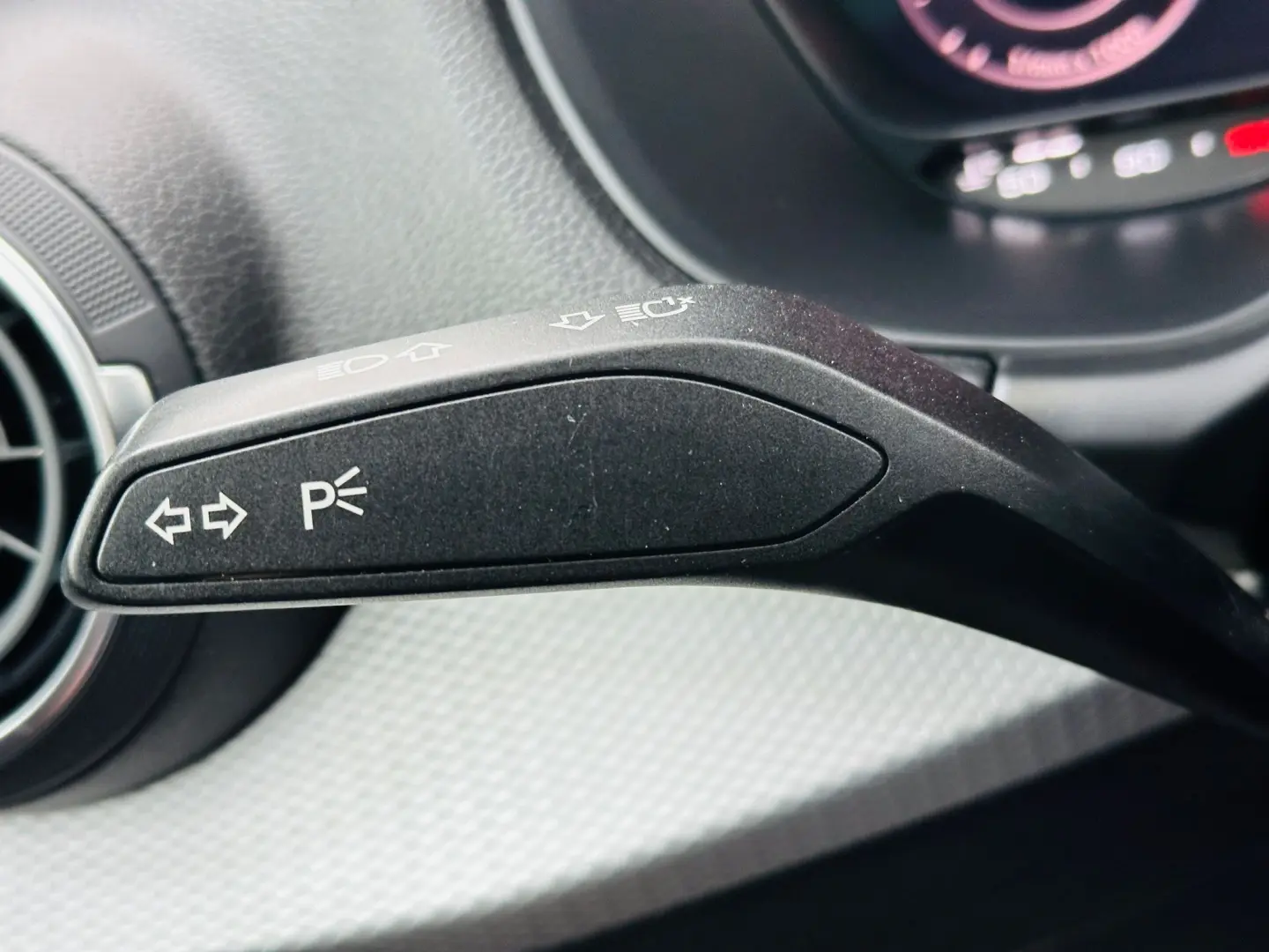 AUDI Q2 2020 1.6D E6 GARANTIE Rate Avans 0 Doar Cu Buletinul