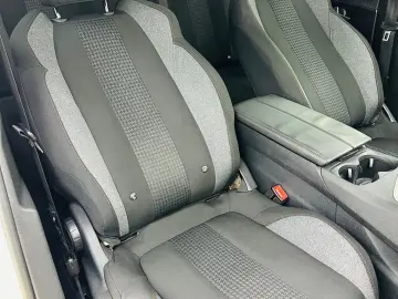 PEUGEOT 3008 2017 1.2I E6 GARANTIE 12 LUNI Rate Avans 0 Doar