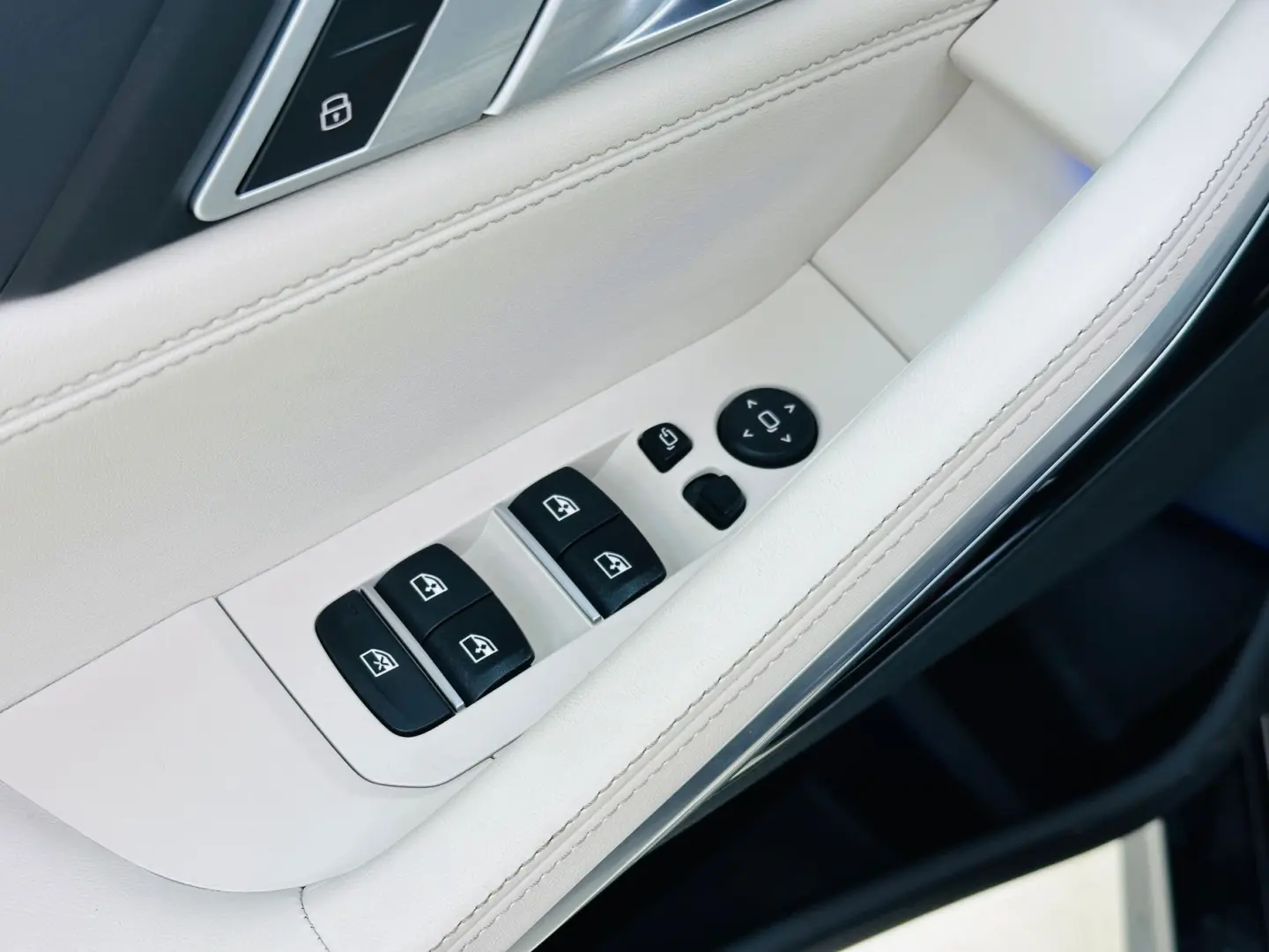 BMW X6 2024 3.0D E6 GARANTIE 12 LUNI Rate Avans 0 Doar cu Bu