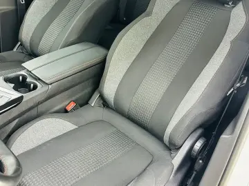 PEUGEOT 3008 2017 1.2I E6 GARANTIE 12 LUNI Rate Avans 0 Doar