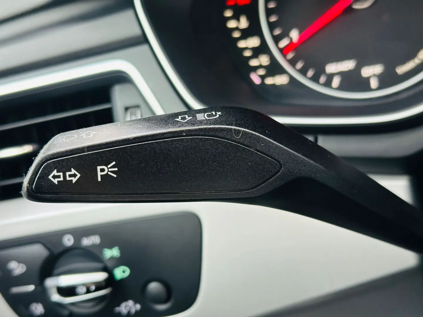 AUDI A4 2016 2.0D E6 Rate Avans 0 Doar Cu Buletinul