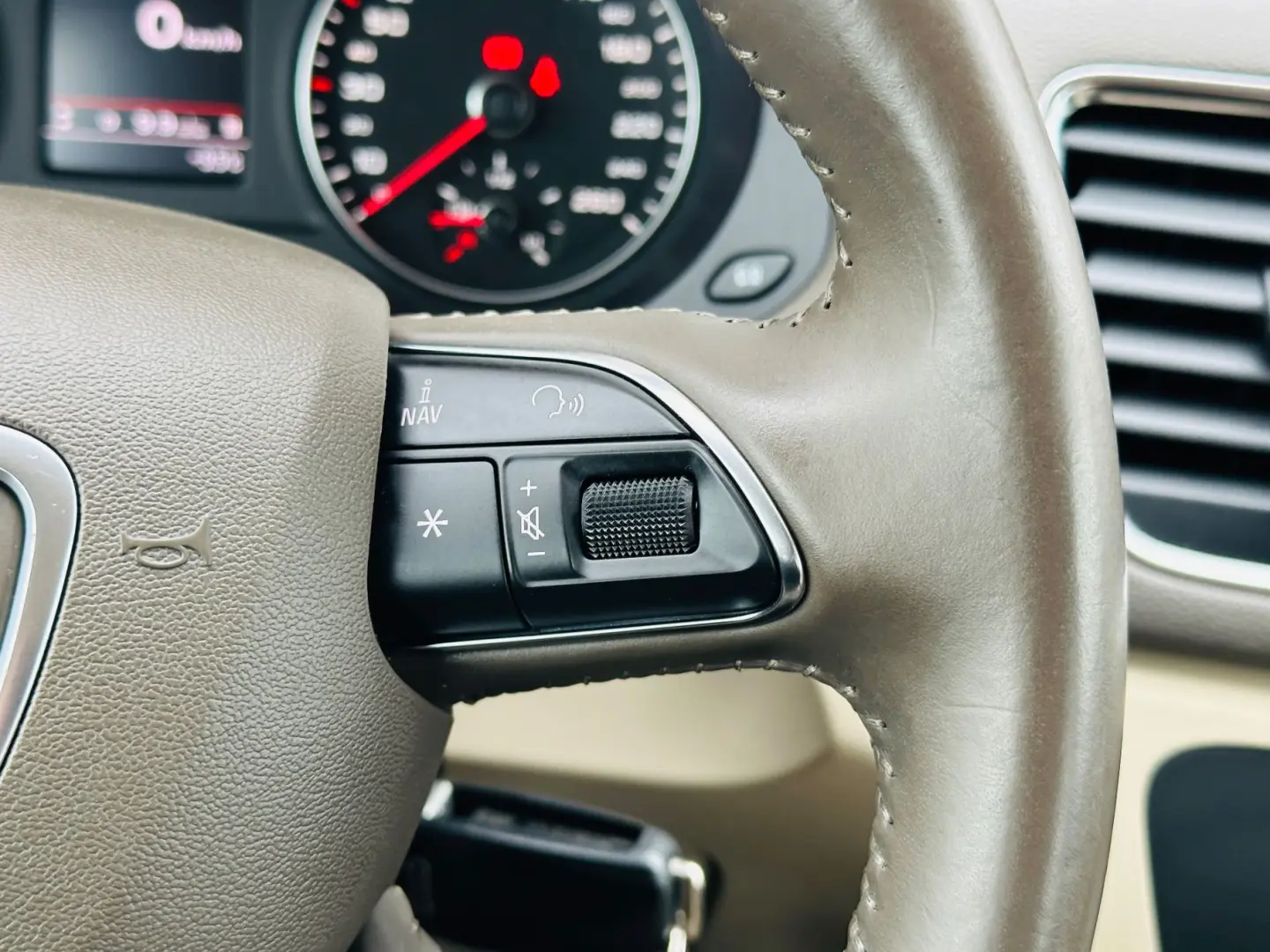 AUDI Q3 2013 2.0D E5 Garantie 12 Luni Rate Avans 0 Doar Cu B