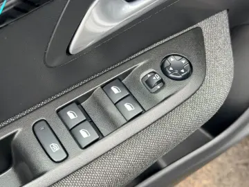 PEUGEOT 208 2021 1.5D E6 Garantie 12  Luni Rate Avans 0 Doar