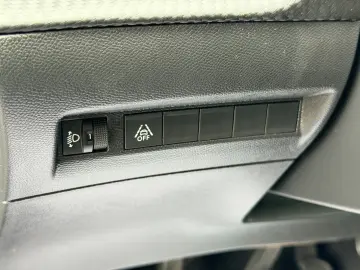 PEUGEOT 208 2021 1.5D E6 Garantie 12  Luni Rate Avans 0 Doar