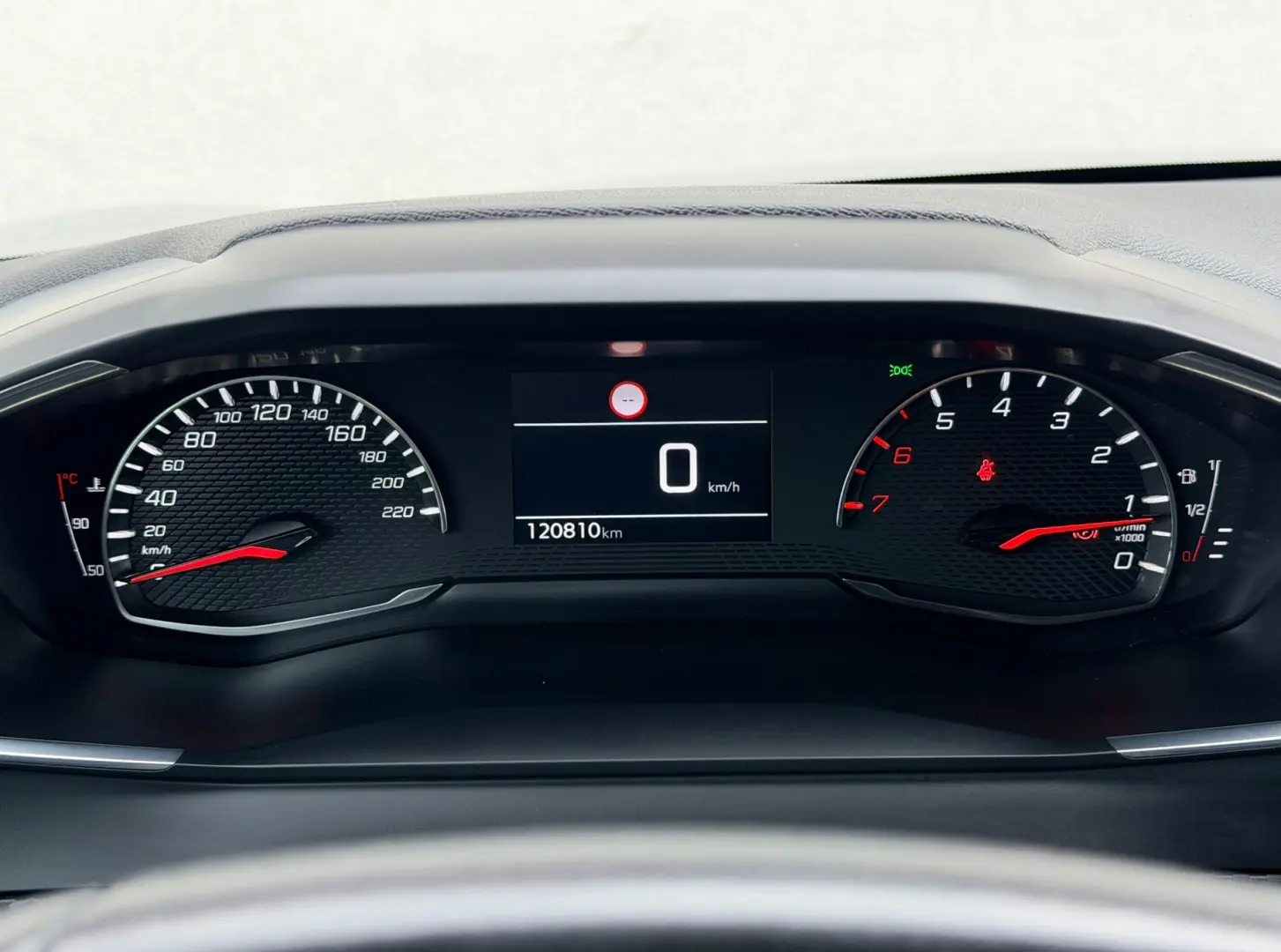 PEUGEOT 208 2021 1.5D E6 Garantie 12  Luni Rate Avans 0 Doar