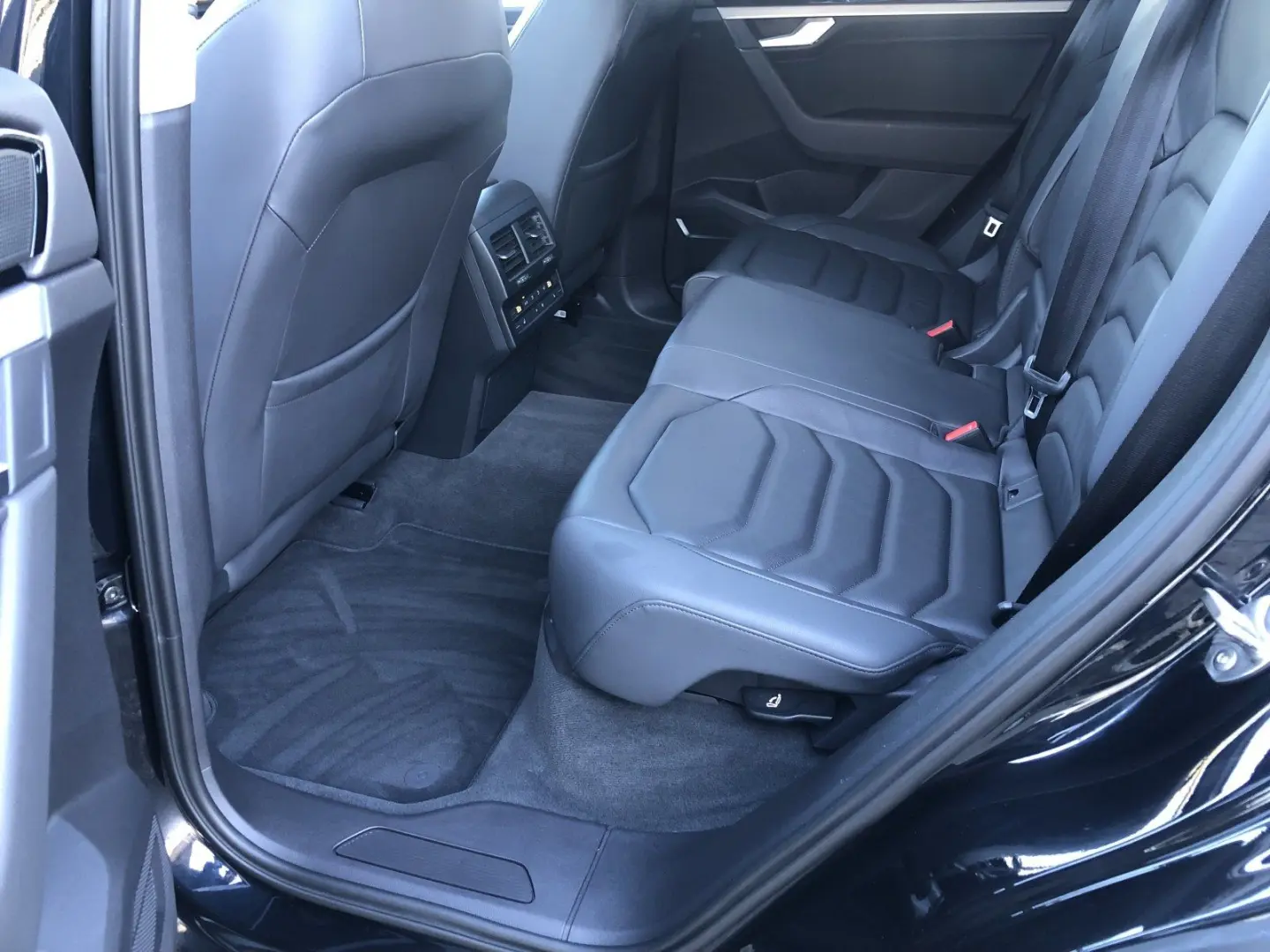 Touareg 3.0 TDI V6 4Motion (Navi LED AHK ACC Led