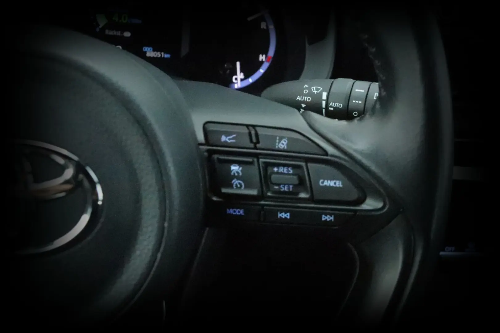 Yaris Cross Hybrid FWD 1Ha LED KAMERA NAVI ACC