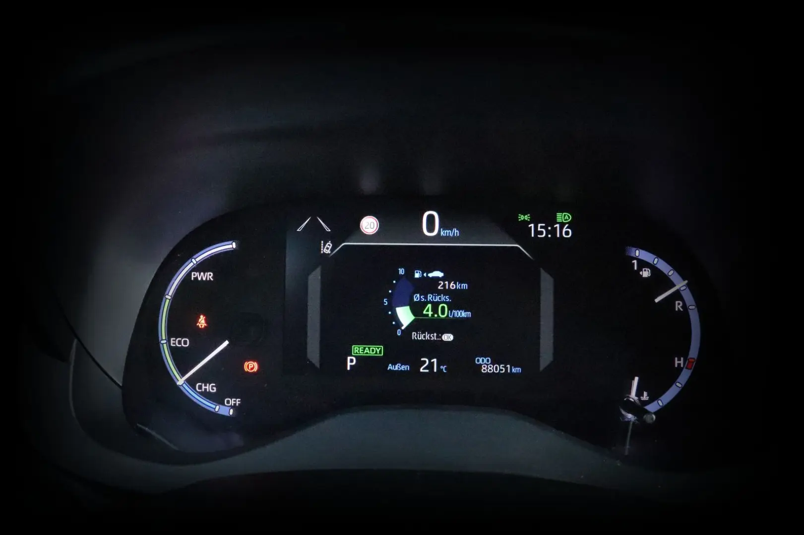 Yaris Cross Hybrid FWD 1Ha LED KAMERA NAVI ACC