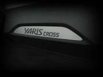 Yaris Cross Hybrid FWD 1Ha LED KAMERA NAVI ACC