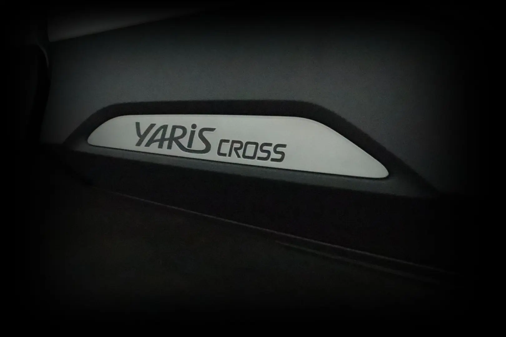 Yaris Cross Hybrid FWD 1Ha LED KAMERA NAVI ACC