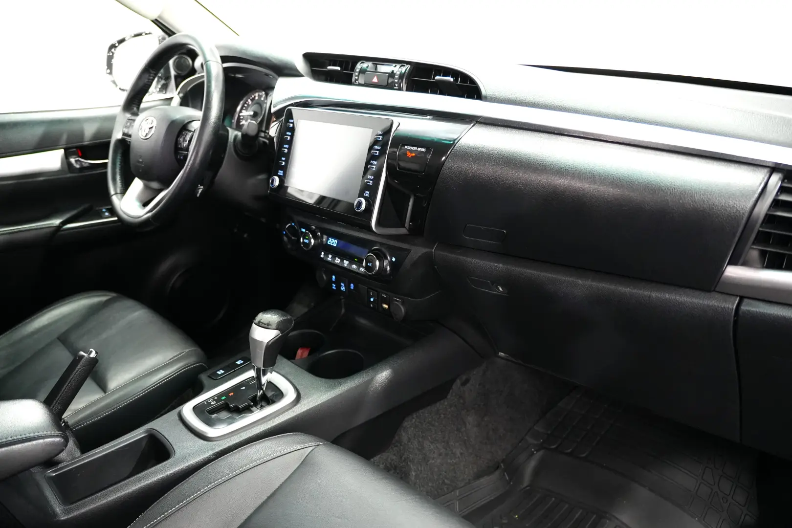 TOYOTA HILUX DC AT 2.4D EXECUTIVE