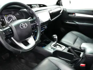 TOYOTA HILUX DC AT 2.4D EXECUTIVE