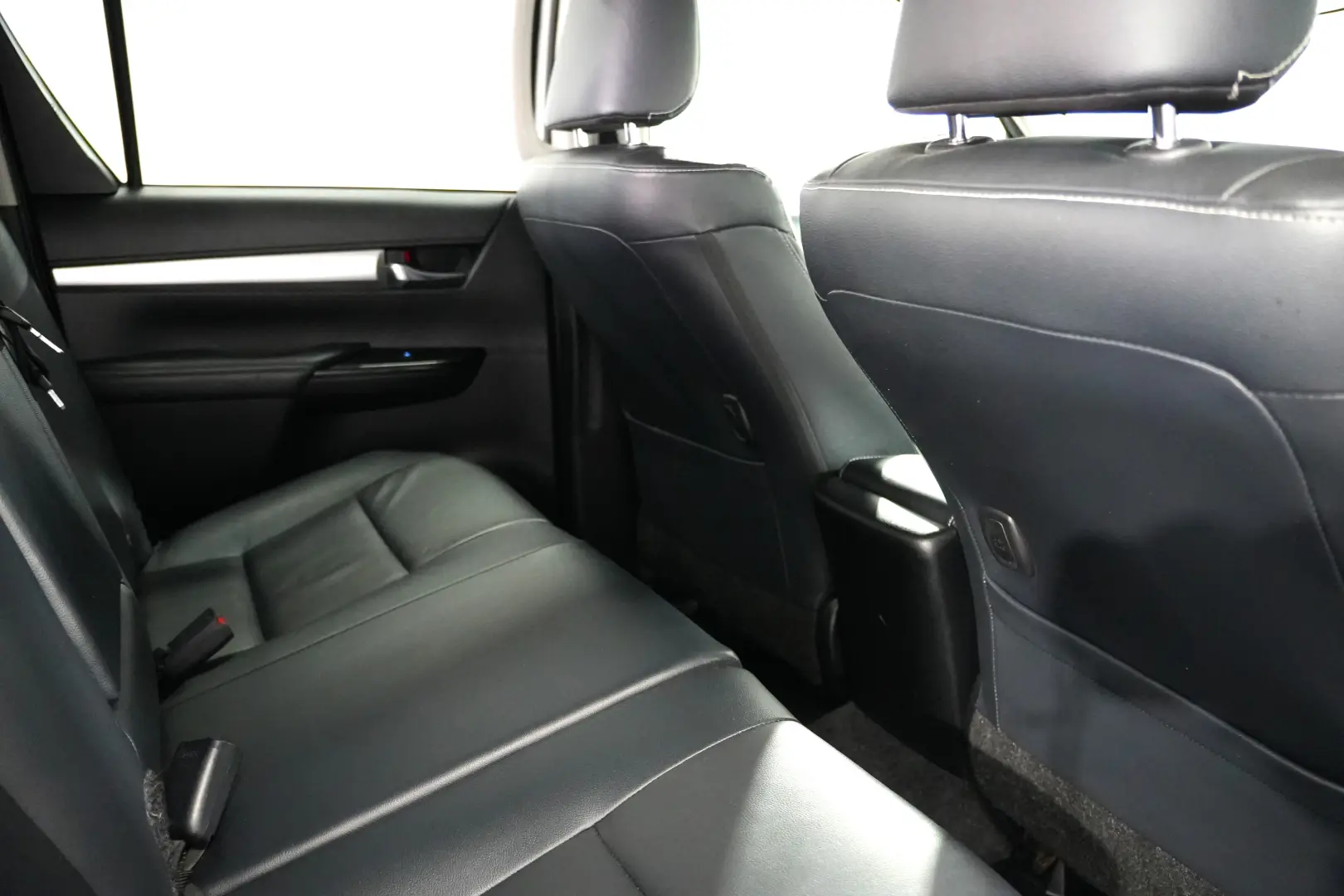 TOYOTA HILUX DC AT 2.4D EXECUTIVE