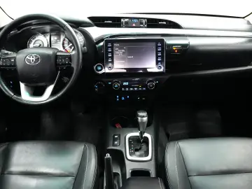 TOYOTA HILUX DC AT 2.4D EXECUTIVE