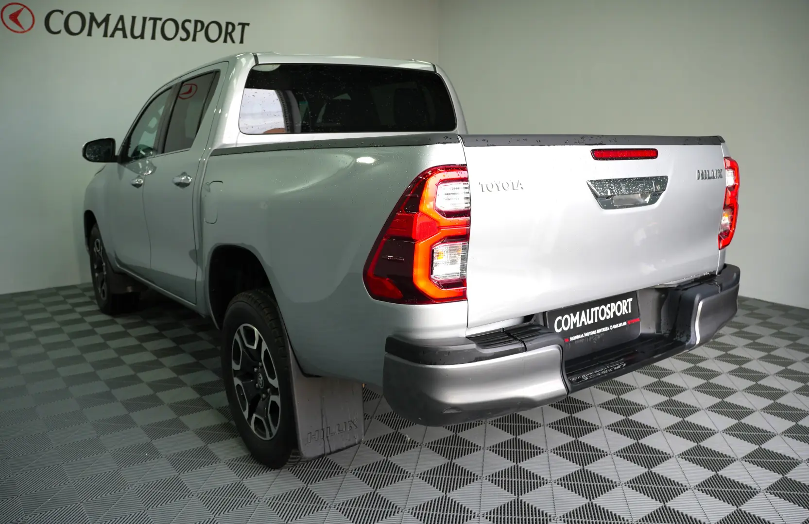 TOYOTA HILUX DC AT 2.4D EXECUTIVE