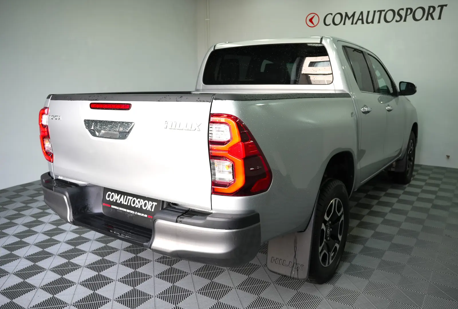 TOYOTA HILUX DC AT 2.4D EXECUTIVE