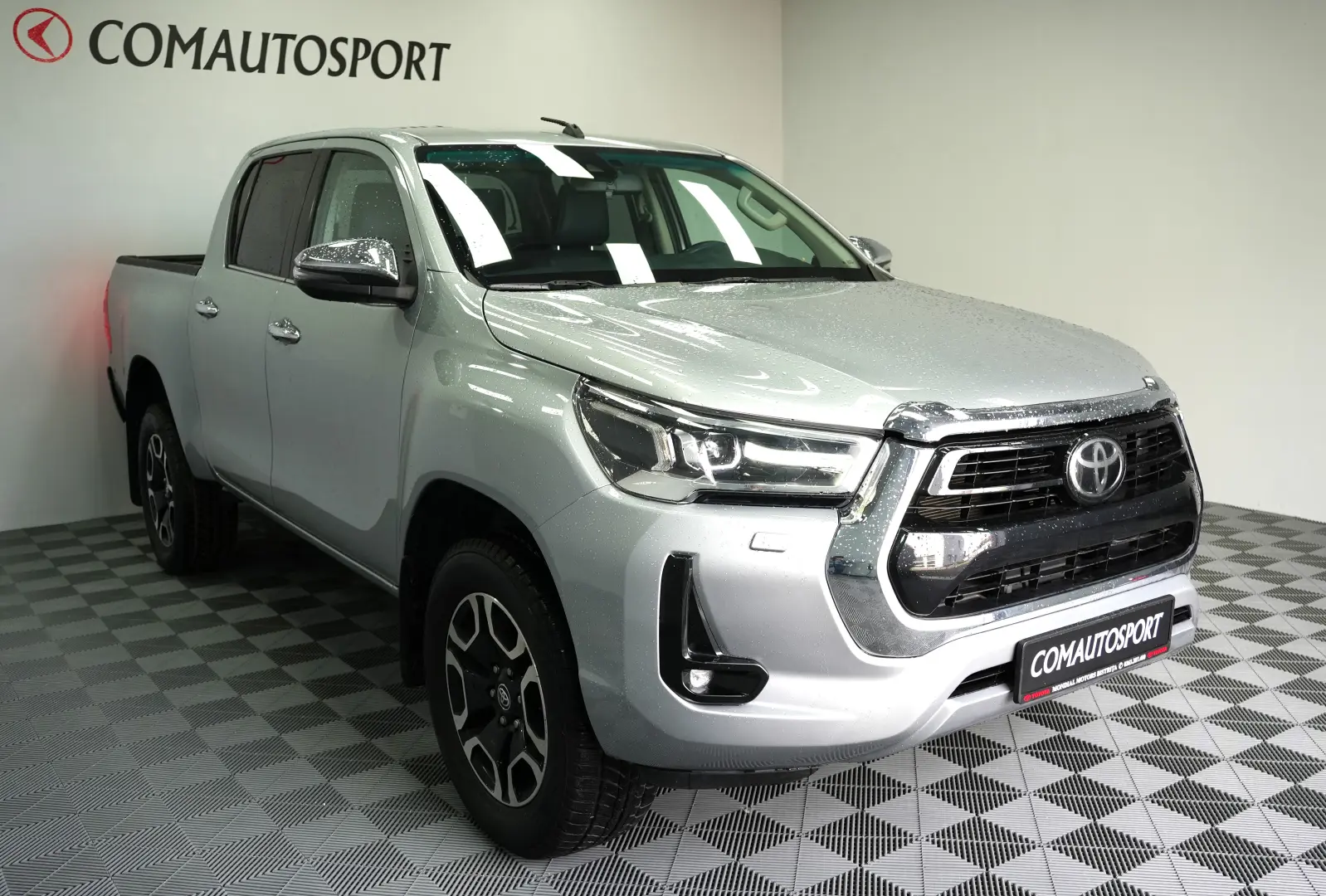 TOYOTA HILUX DC AT 2.4D EXECUTIVE