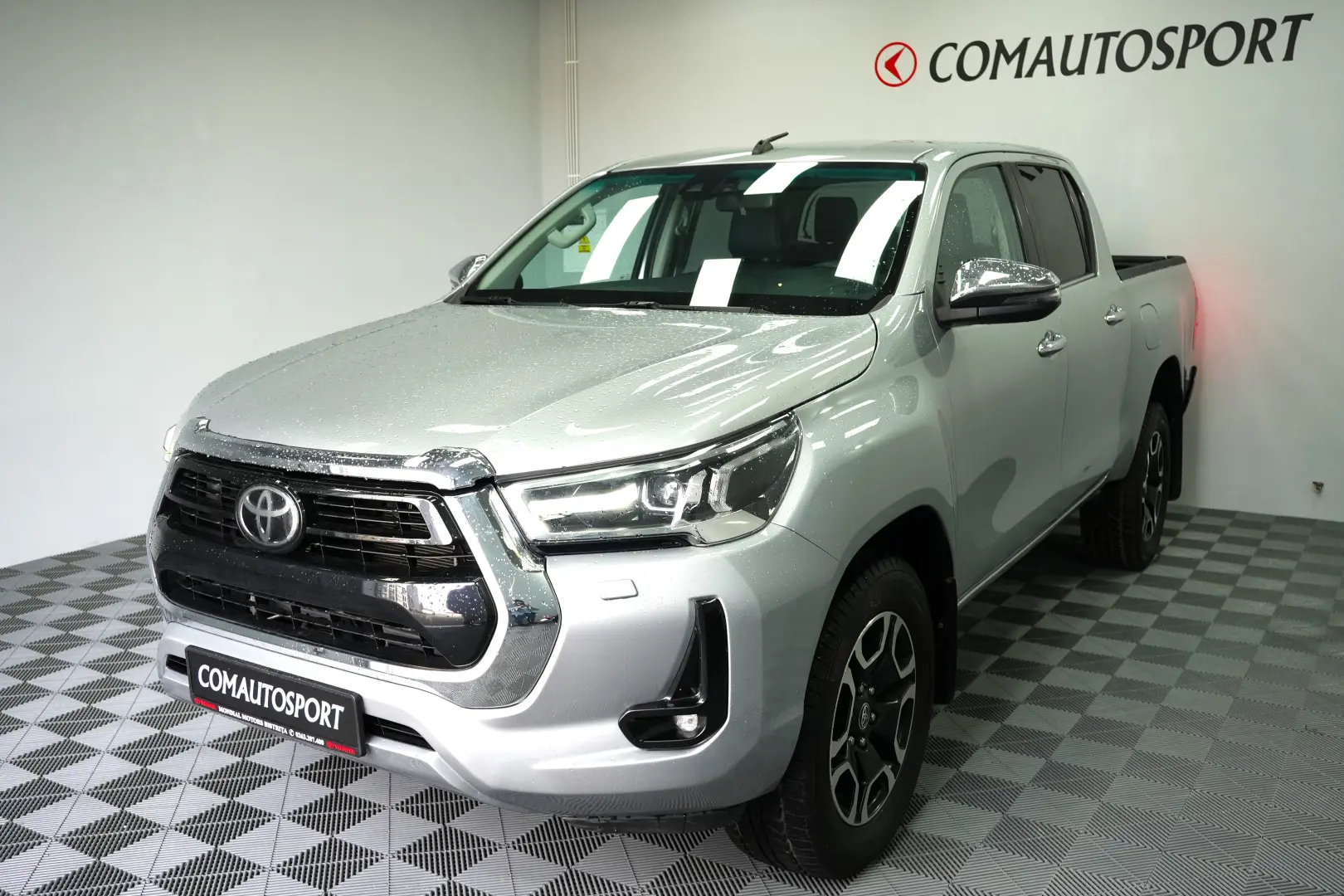 TOYOTA HILUX DC AT 2.4D EXECUTIVE