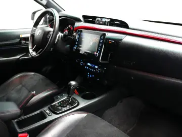 TOYOTA HILUX 2.8 DC AT GR SPORT