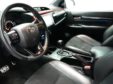 TOYOTA HILUX 2.8 DC AT GR SPORT