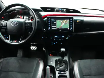 TOYOTA HILUX 2.8 DC AT GR SPORT