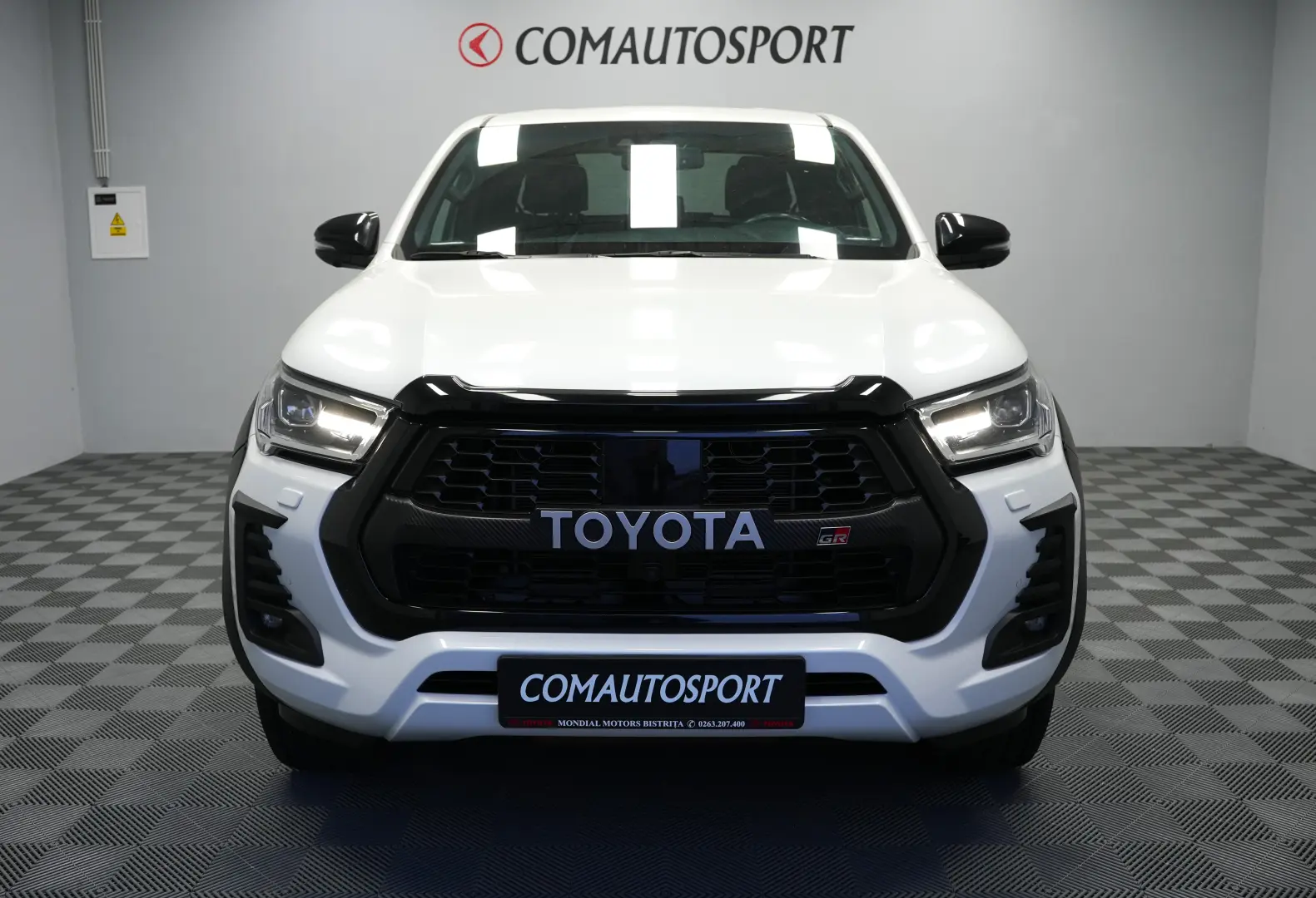 TOYOTA HILUX 2.8 DC AT GR SPORT