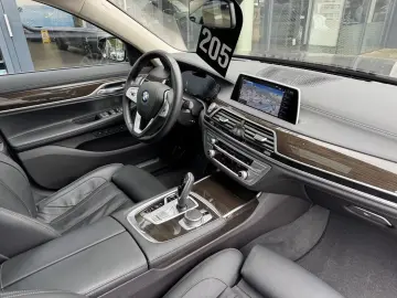 BMW 745Le xDrive Glasdach DA-Pro LASER Massage 360