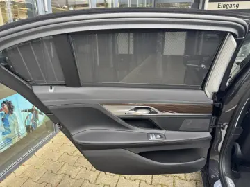 BMW 745Le xDrive Glasdach DA-Pro LASER Massage 360