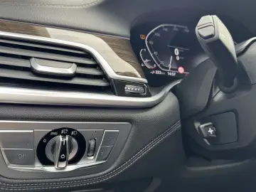 BMW 745Le xDrive Glasdach DA-Pro LASER Massage 360