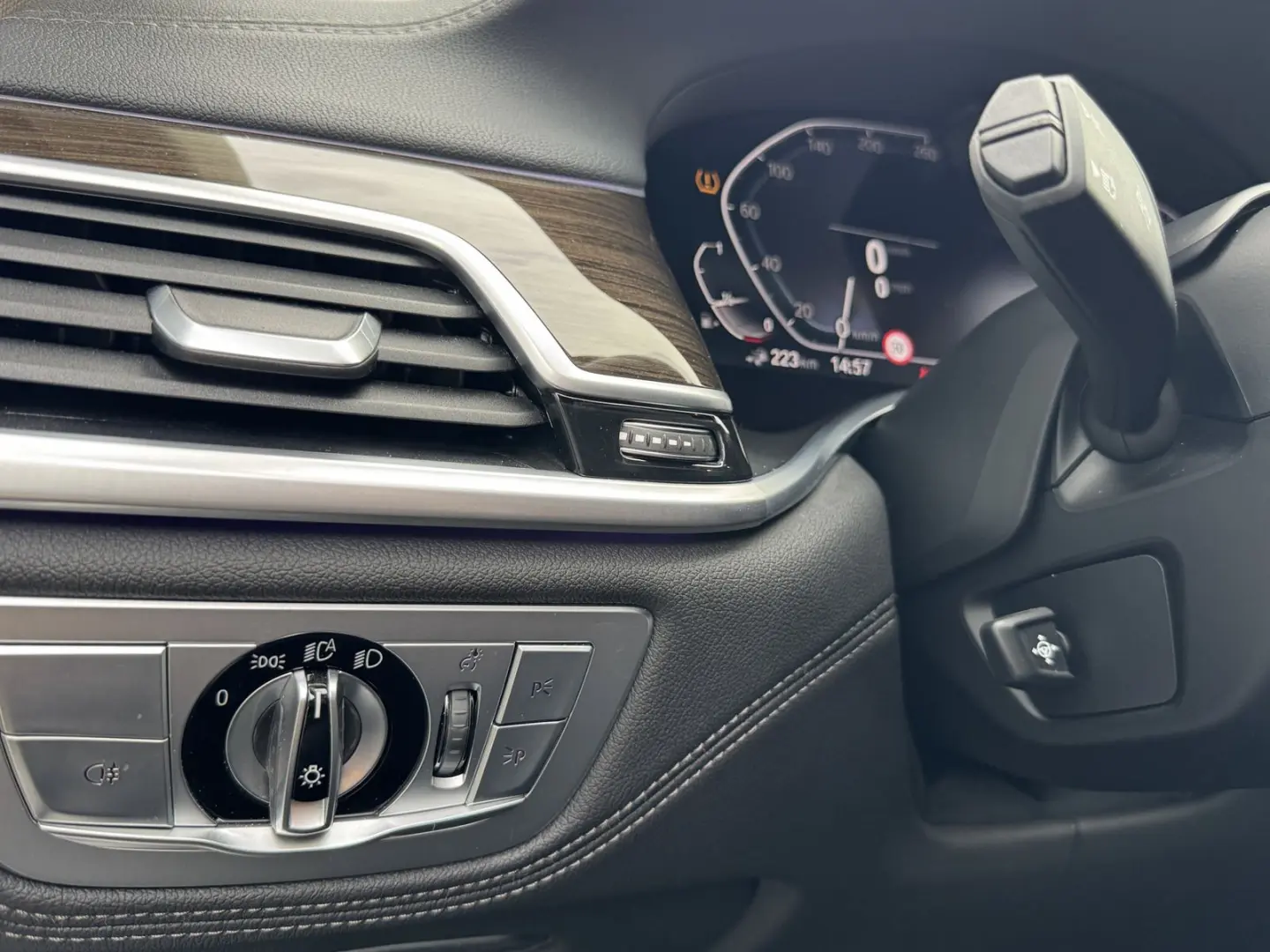 BMW 745Le xDrive Glasdach DA-Pro LASER Massage 360