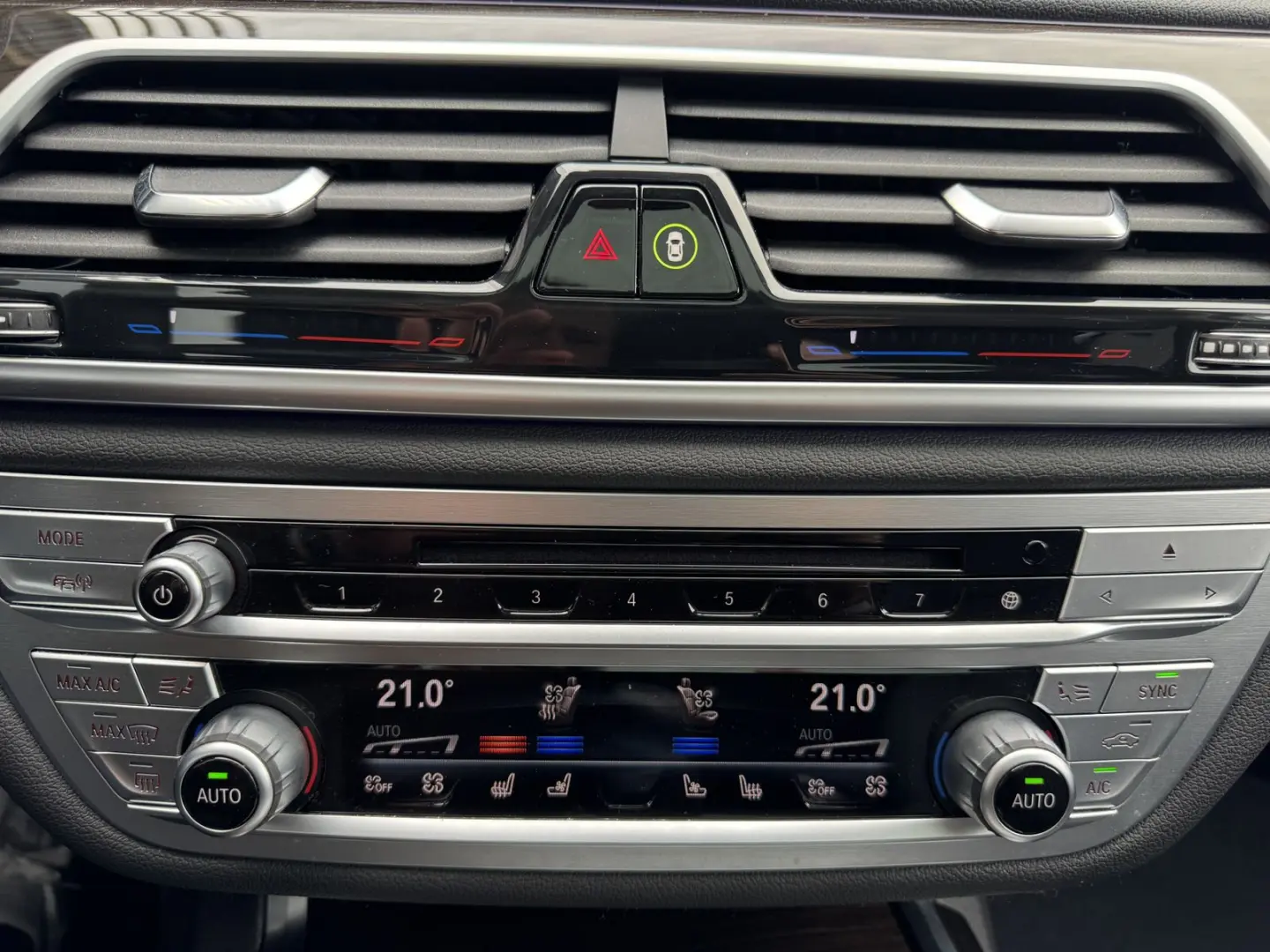 BMW 745Le xDrive Glasdach DA-Pro LASER Massage 360